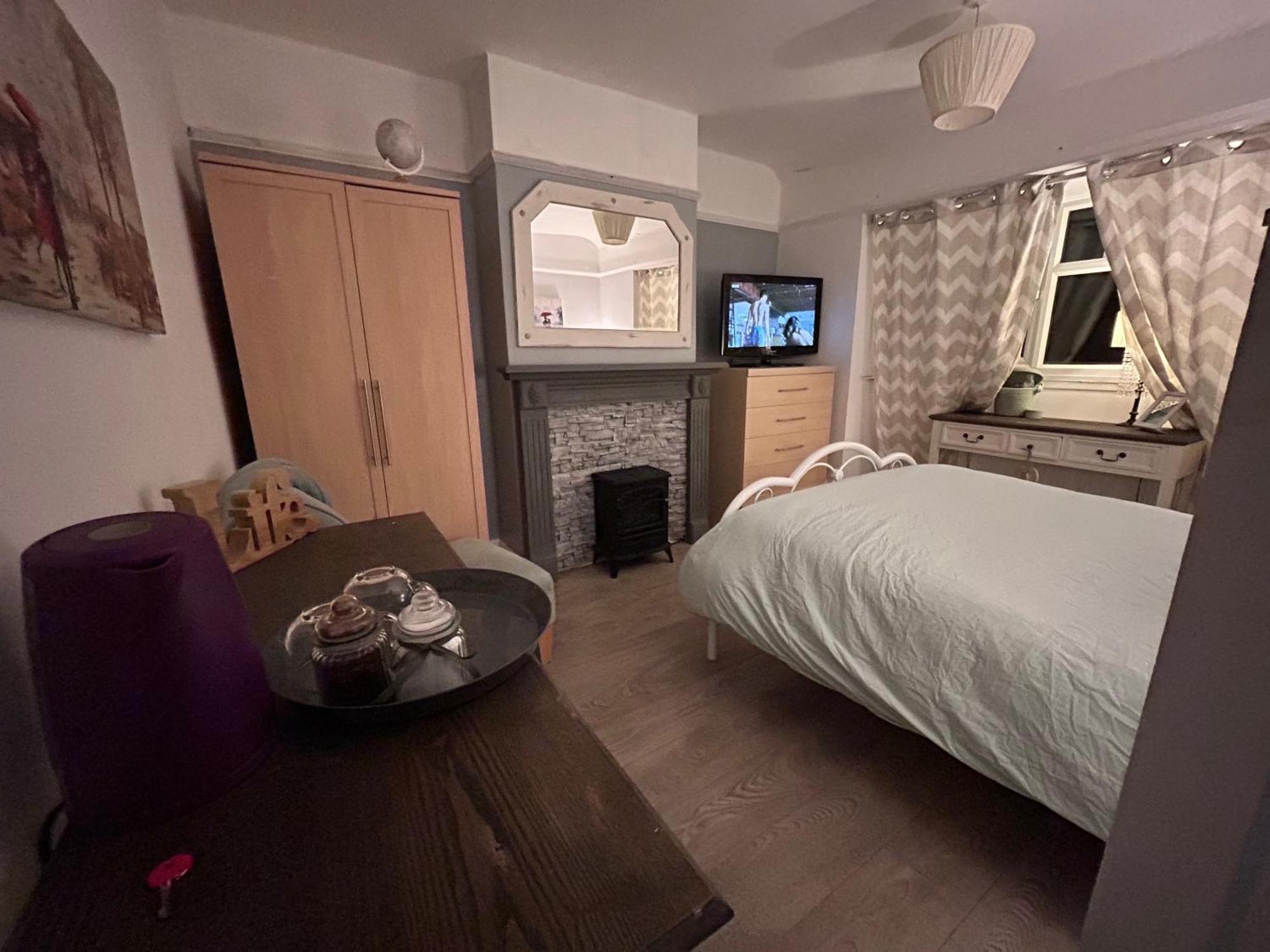 Апартаменты Redditch Rest Near Town Centre & Transport Links Экстерьер фото