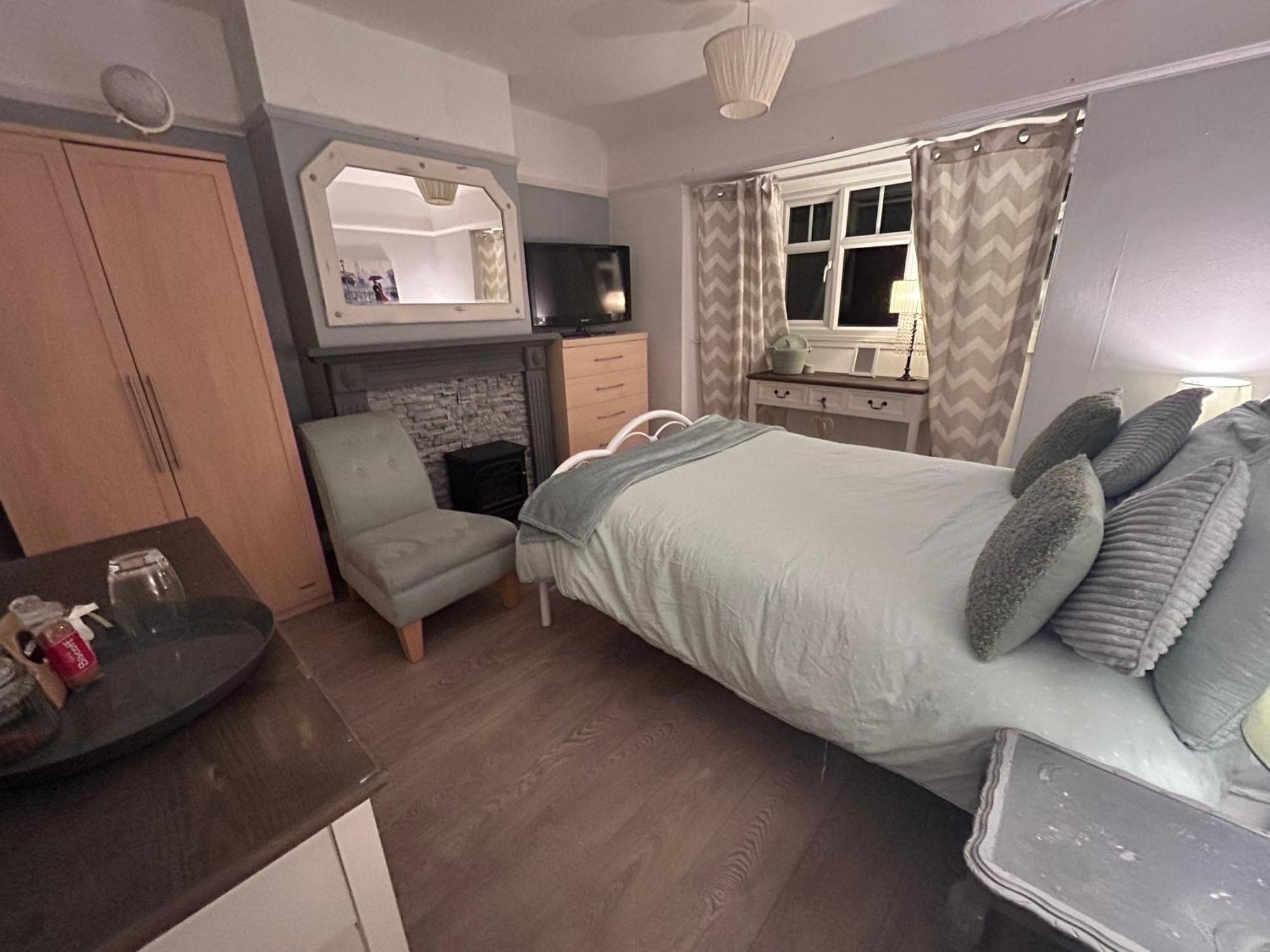 Апартаменты Redditch Rest Near Town Centre & Transport Links Экстерьер фото