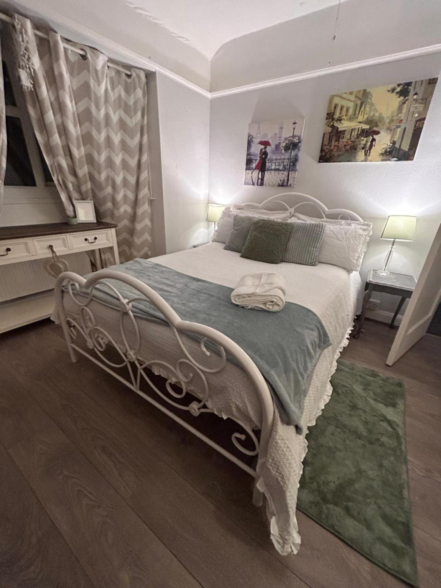 Апартаменты Redditch Rest Near Town Centre & Transport Links Экстерьер фото