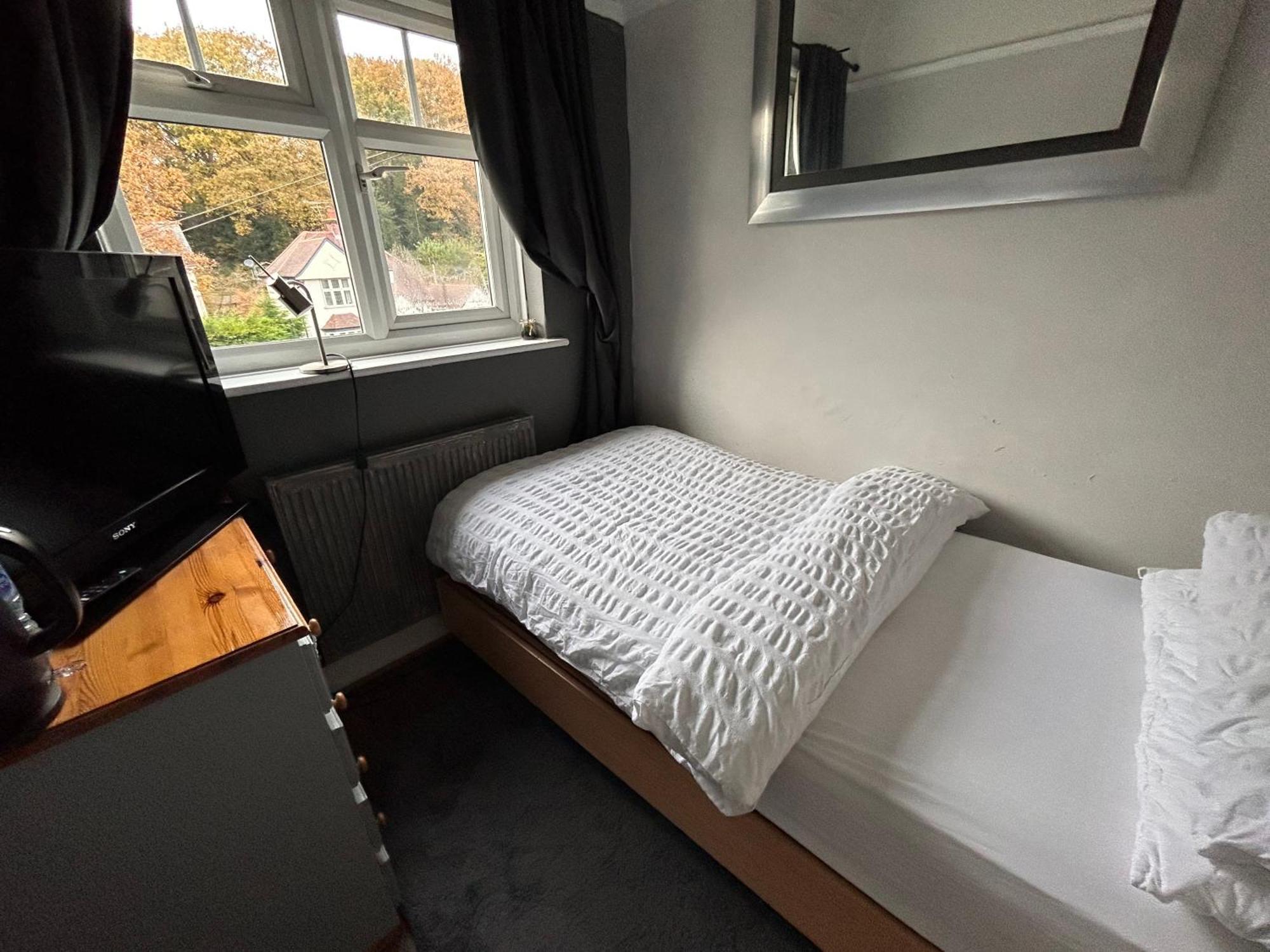 Апартаменты Redditch Rest Near Town Centre & Transport Links Экстерьер фото
