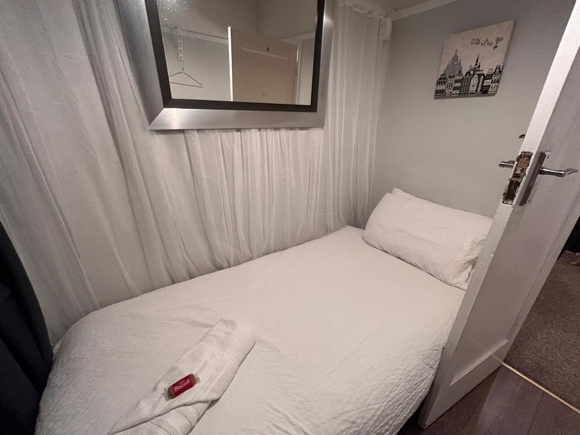 Апартаменты Redditch Rest Near Town Centre & Transport Links Экстерьер фото