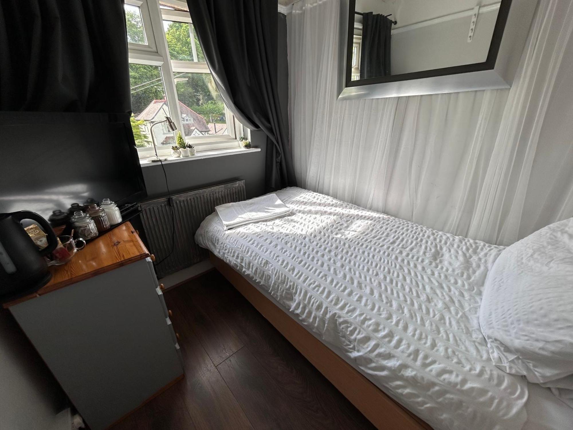 Апартаменты Redditch Rest Near Town Centre & Transport Links Экстерьер фото
